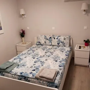 verificați disponibilitatea