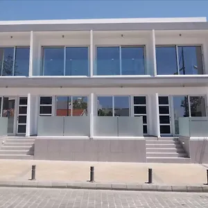 verificați disponibilitatea
