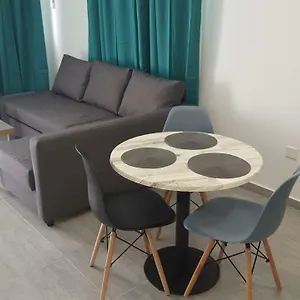 verificați disponibilitatea