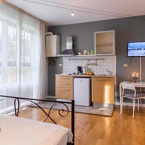 Apartment Nostalgia Ii